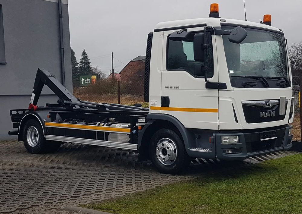 MAN TGL 12.220 HAKOWIEC 4x2 KLIMA DO KONTENERÓW MANUAL - Camion ampliroll: photos 5 MAN TGL 12.220 HAKOWIEC 4x2 KLIMA DO KONTENERÓW MANUAL - Camion ampliroll: photos 5