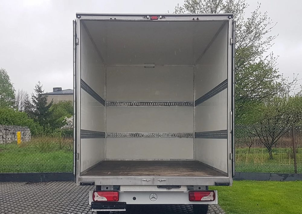 Mercedes-Benz Sprinter KONTENER 8EP 4,11x2,15x2,30 KLIMA 314 CDI MANUAL KRAJOWY AC - Fourgon grand volume: photos 5 Mercedes-Benz Sprinter KONTENER 8EP 4,11x2,15x2,30 KLIMA 314 CDI MANUAL KRAJOWY AC - Fourgon grand volume: photos 5