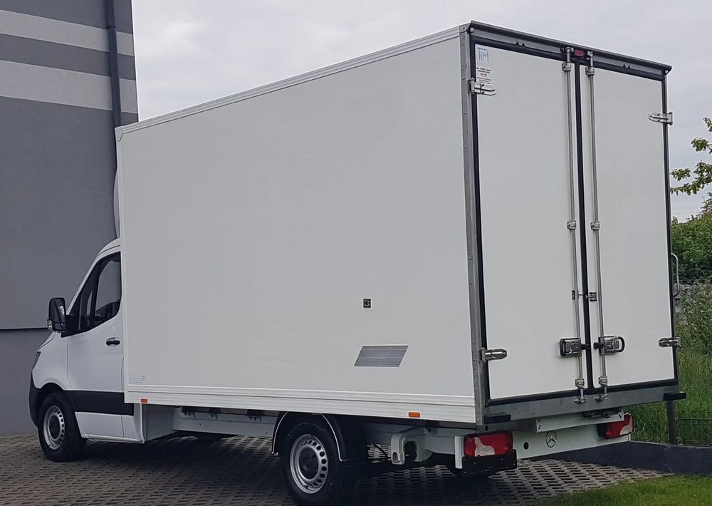 Mercedes-Benz Sprinter KONTENER 8EP 4,12x2,15x2,30 KLIMA 314 CDI MANUAL KRAJOWY AC - Fourgon grand volume: photos 3 Mercedes-Benz Sprinter KONTENER 8EP 4,12x2,15x2,30 KLIMA 314 CDI MANUAL KRAJOWY AC - Fourgon grand volume: photos 3
