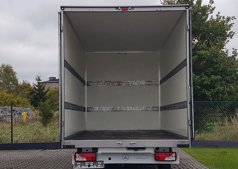 Mercedes-Benz Sprinter KONTENER 8EP 4,13x2,17x2,30 KLIMA 314 CDI MANUAL KRAJOWY - Fourgon grand volume: photos 5 Mercedes-Benz Sprinter KONTENER 8EP 4,13x2,17x2,30 KLIMA 314 CDI MANUAL KRAJOWY - Fourgon grand volume: photos 5