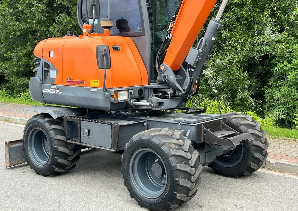 Doosan DOOSAN DX57W *ROTOTILT* 2200 Motogodzin * Jak Nowa * Sprowadzona * Stan Perfekcyjny - Pelle sur pneus: photos 5 Doosan DOOSAN DX57W *ROTOTILT* 2200 Motogodzin * Jak Nowa * Sprowadzona * Stan Perfekcyjny - Pelle sur pneus: photos 5
