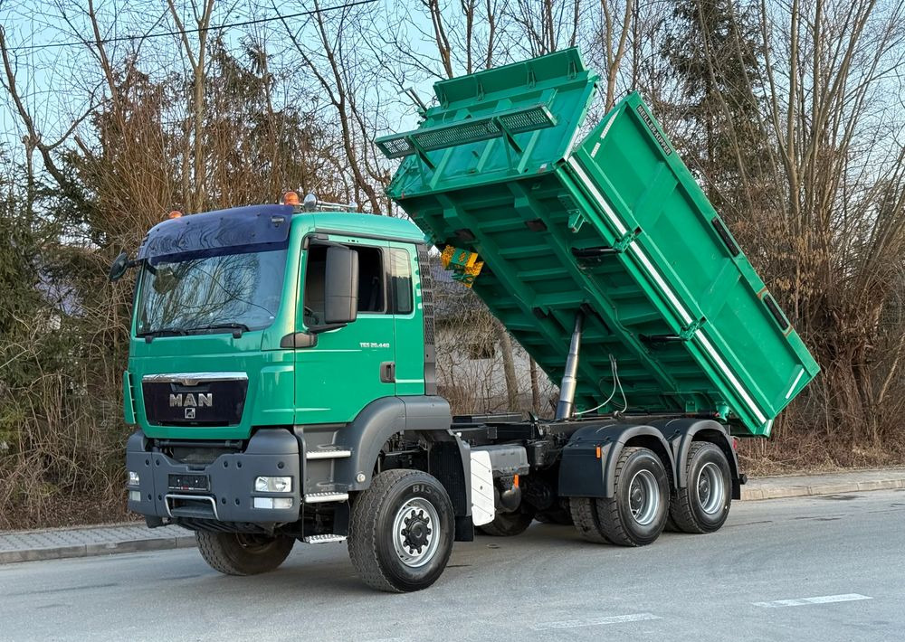 MAN * TGS 26.440 MAN  * Kiper / Wywrotka * 6x6 * Sprowadzona * Bordmatik * Stan Perfekcyjny - Camion benne: photos 1 MAN * TGS 26.440 MAN  * Kiper / Wywrotka * 6x6 * Sprowadzona * Bordmatik * Stan Perfekcyjny - Camion benne: photos 1