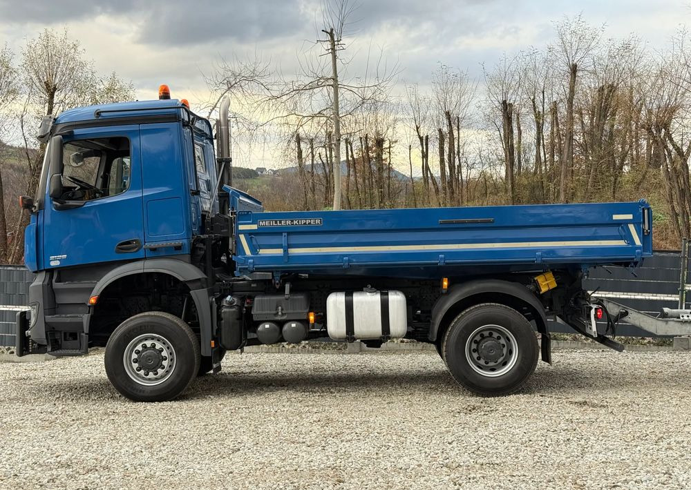 Camion benne Mercedes-Benz * Arocs * 4X4 * JAK NOWY * Wywrotka Kiper Meiller+ Przyczepa * Zestaw Sprowadzony * 80.700 km Oryginalnie * Mercedes: photos 13 Camion benne Mercedes-Benz * Arocs * 4X4 * JAK NOWY * Wywrotka Kiper Meiller+ Przyczepa * Zestaw Sprowadzony * 80.700 km Oryginalnie * Mercedes: photos 13