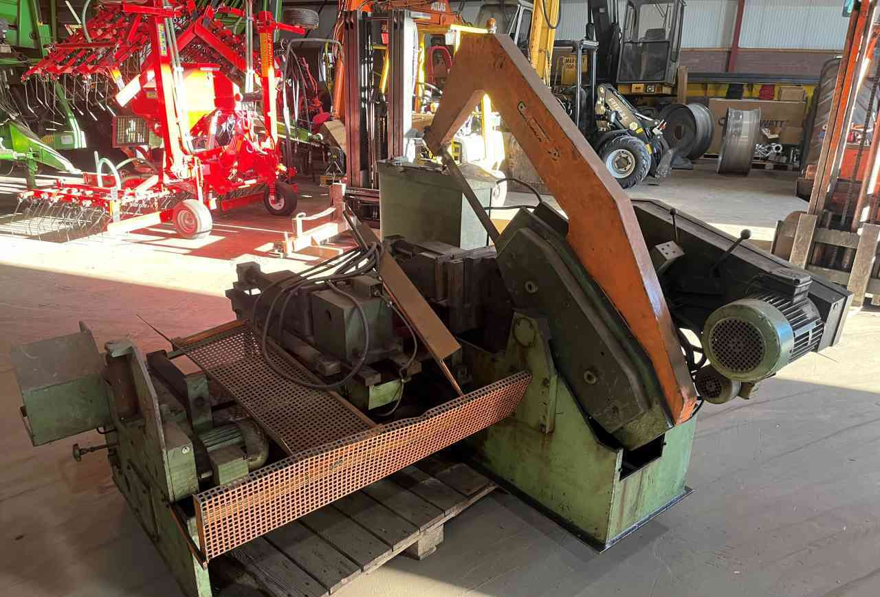 Kasto beugelzaagmachine diversen - Machine-outil: photos 2 Kasto beugelzaagmachine diversen - Machine-outil: photos 2