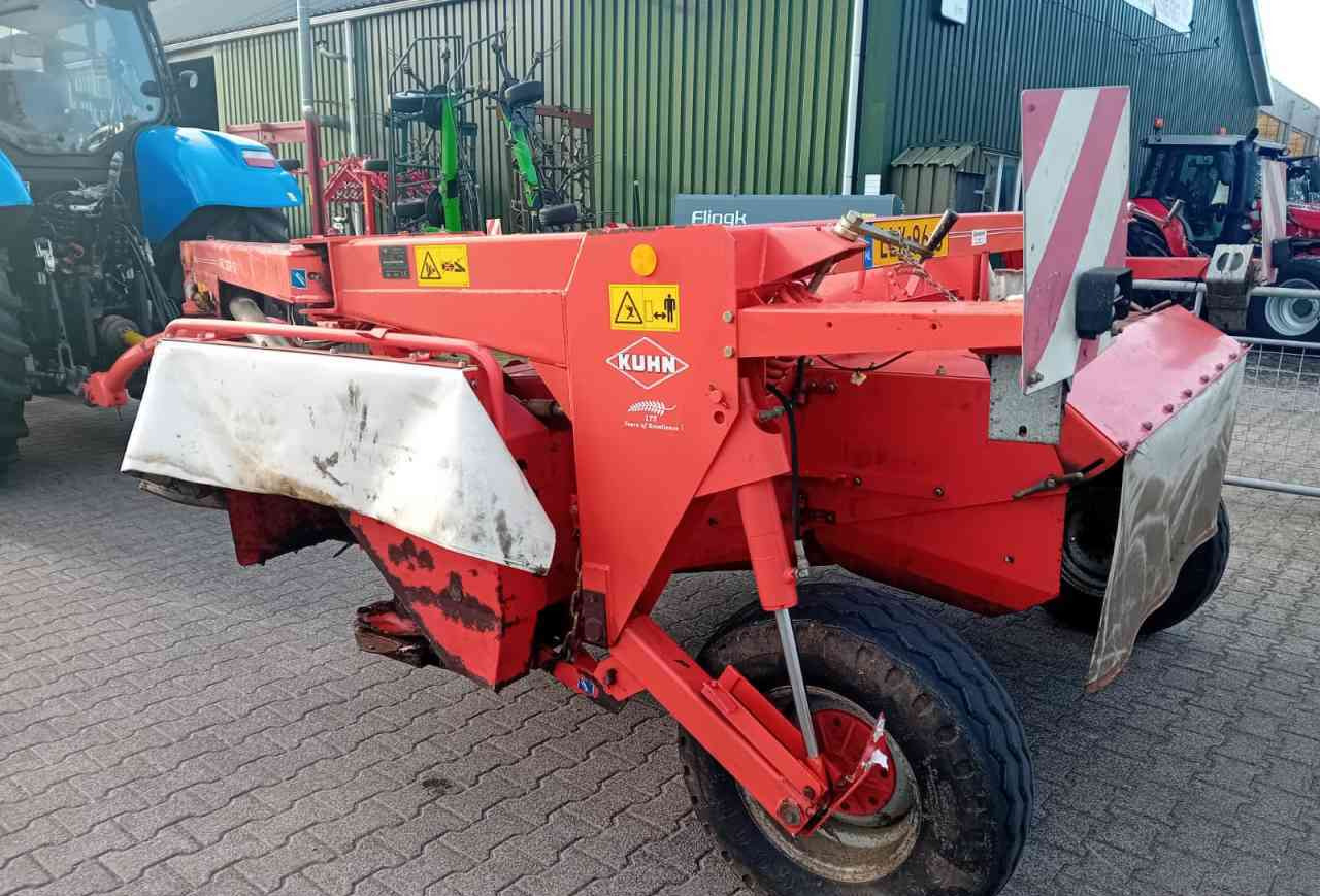 Kuhn FC302G getrokken schijvenmaaier *Verkocht/sold* - Faucheuse: photos 2 Kuhn FC302G getrokken schijvenmaaier *Verkocht/sold* - Faucheuse: photos 2
