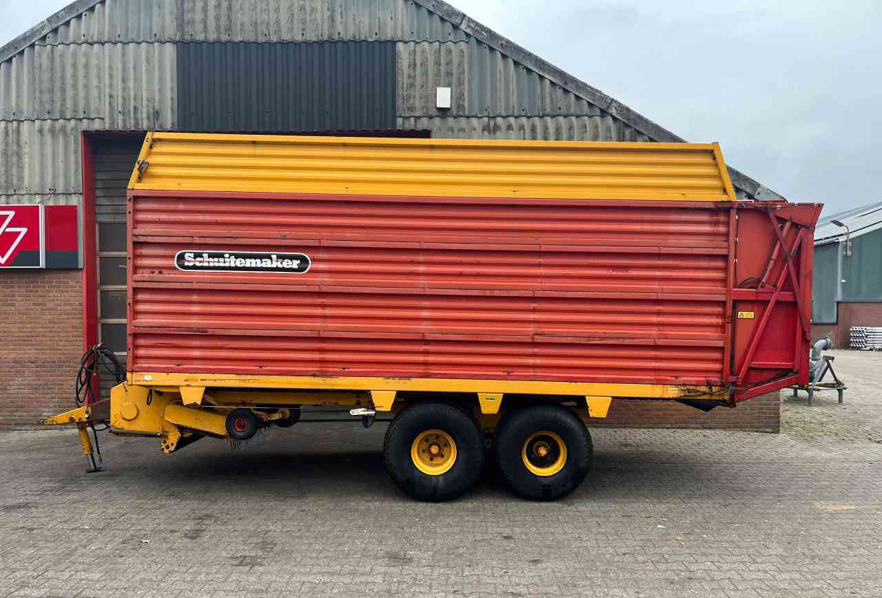 Schuitemaker Rapide 100S Opraapwagen, ladewagen, weidebouwmachines - Autochargeuse: photos 2 Schuitemaker Rapide 100S Opraapwagen, ladewagen, weidebouwmachines - Autochargeuse: photos 2