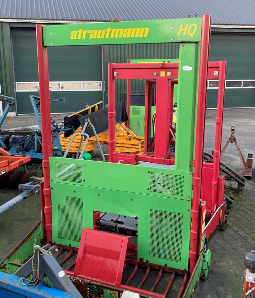 Strautmann HQ 3800 kuilsnijder voermachines - Matériel d'ensilage: photos 1 Strautmann HQ 3800 kuilsnijder voermachines - Matériel d'ensilage: photos 1