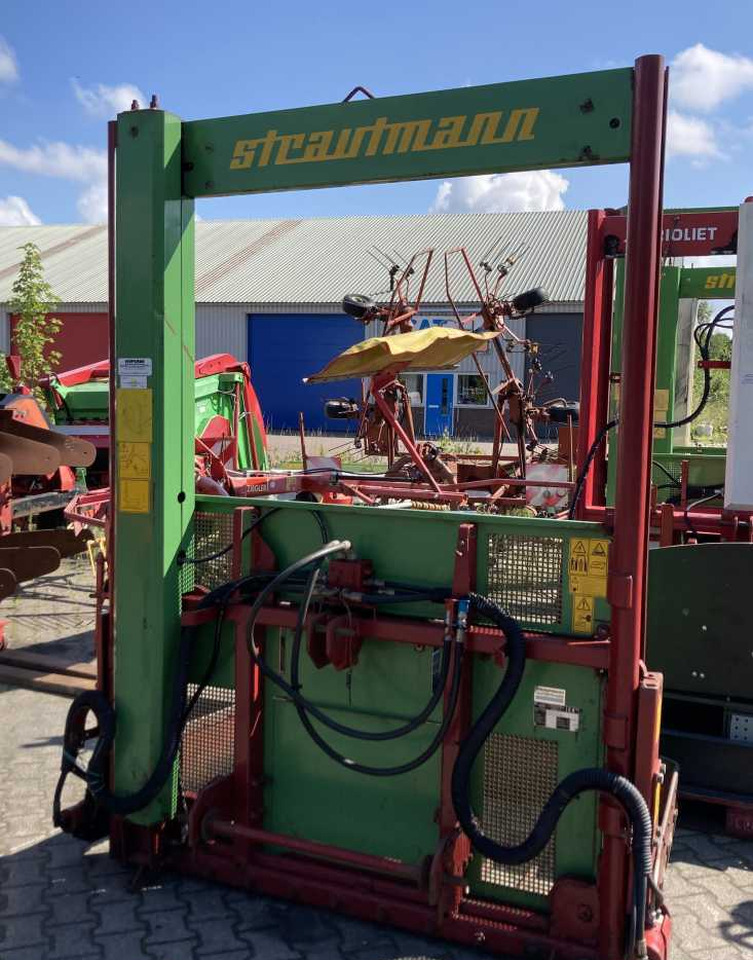 Strautmann Hydrofox HK3 kuilsnijder kuilvoersnijder U snijder voermachines - Matériel d'ensilage: photos 2 Strautmann Hydrofox HK3 kuilsnijder kuilvoersnijder U snijder voermachines - Matériel d'ensilage: photos 2