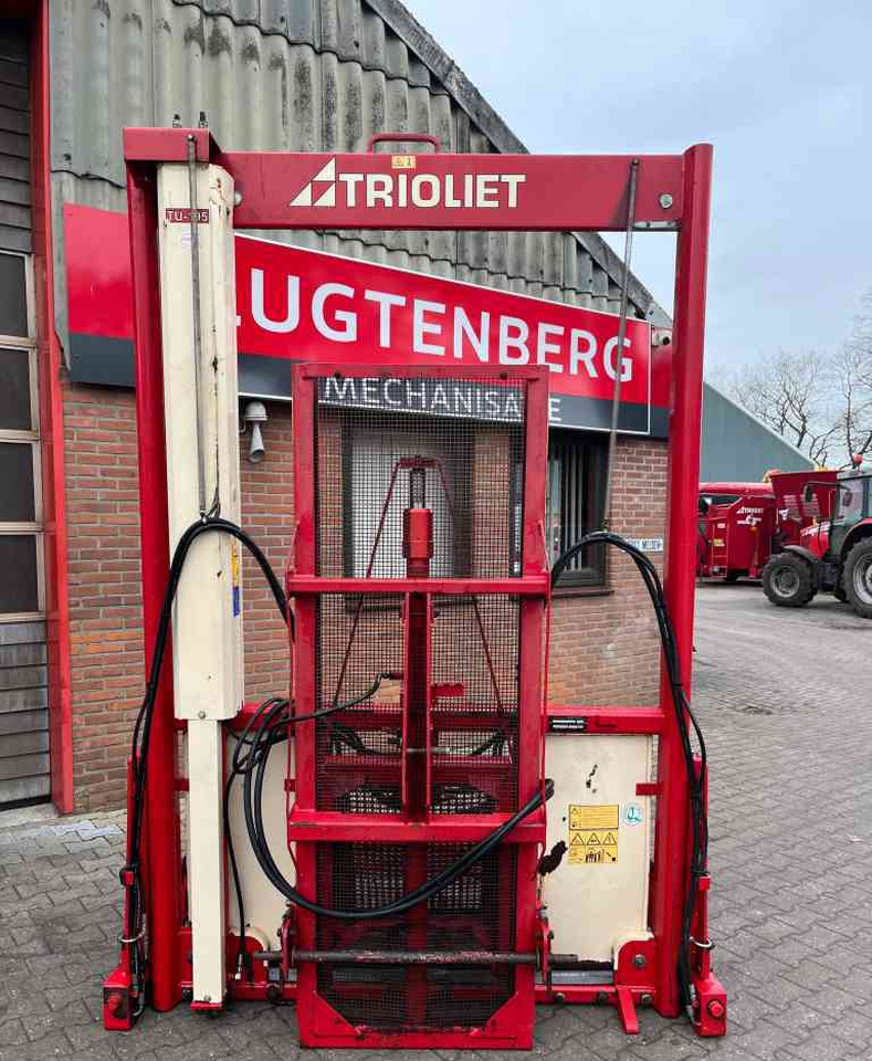 Trioliet TU195 Kuilvoersnijder kuilsnijder hefmast voermachines - Matériel d'ensilage: photos 2 Trioliet TU195 Kuilvoersnijder kuilsnijder hefmast voermachines - Matériel d'ensilage: photos 2