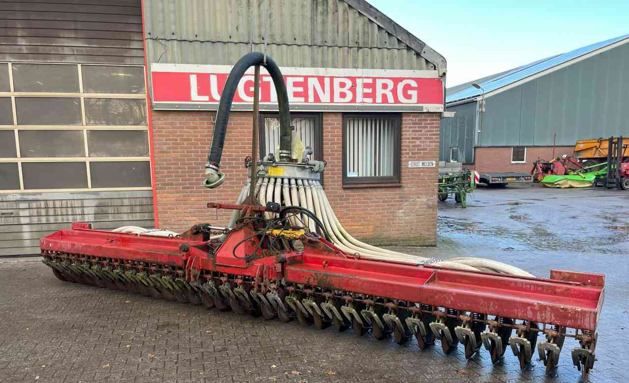Vredo Zodebemester graslandbemester injecteur mestverwerking - Enfouisseur à dents: photos 1 Vredo Zodebemester graslandbemester injecteur mestverwerking - Enfouisseur à dents: photos 1