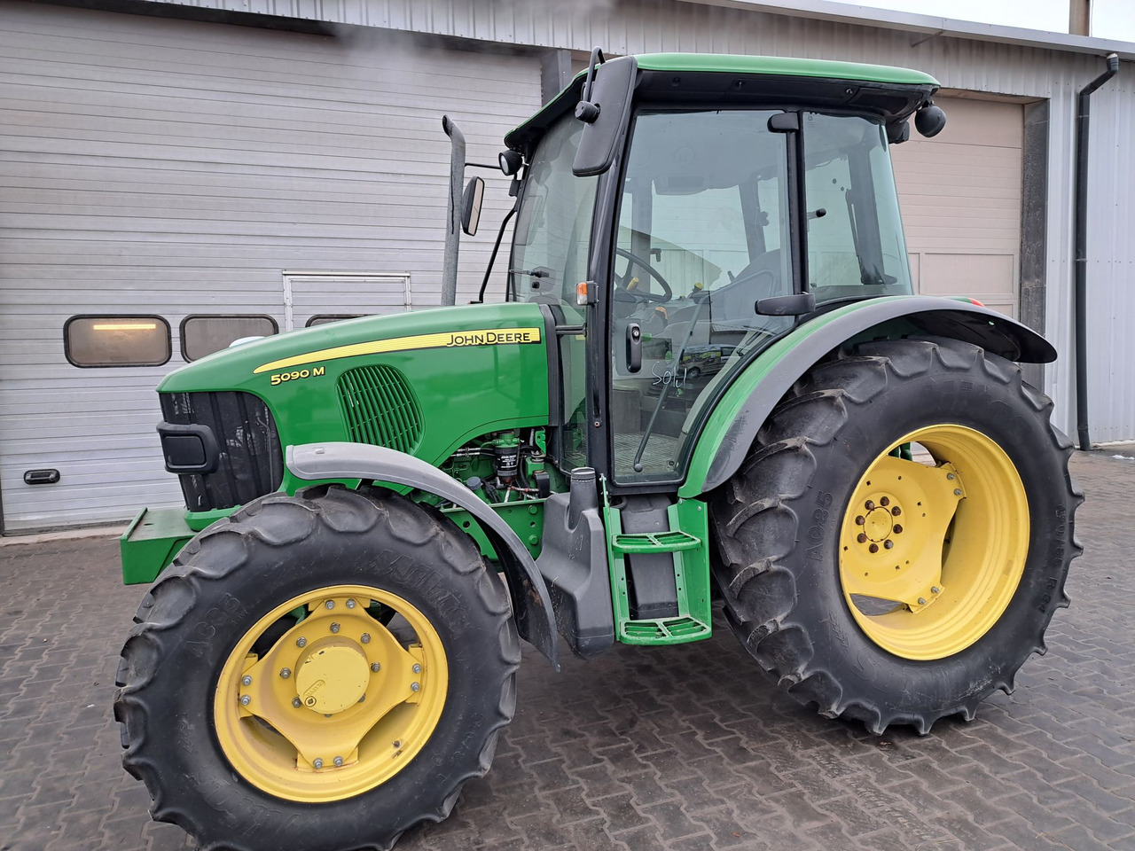 Ciągnik John Deere 5090m - Tracteur agricole: photos 1 Ciągnik John Deere 5090m - Tracteur agricole: photos 1