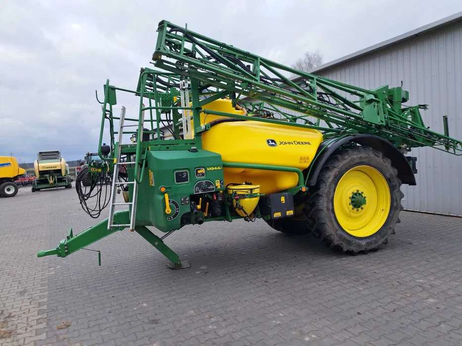 John Deere M944I - Pulvérisateur traîné: photos 1 John Deere M944I - Pulvérisateur traîné: photos 1