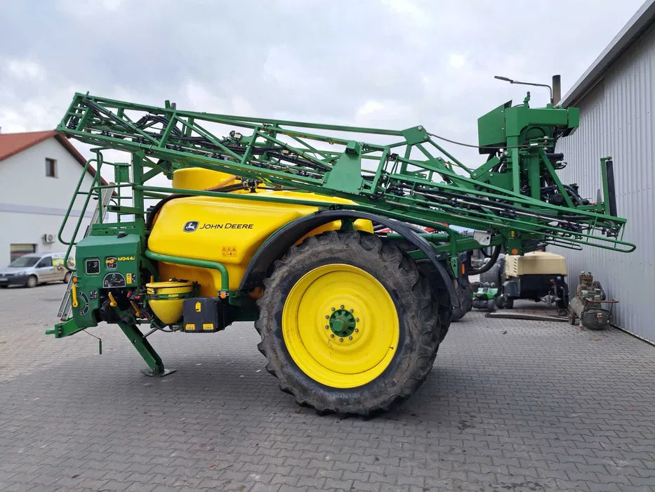 John Deere M944I - Pulvérisateur traîné: photos 2 John Deere M944I - Pulvérisateur traîné: photos 2