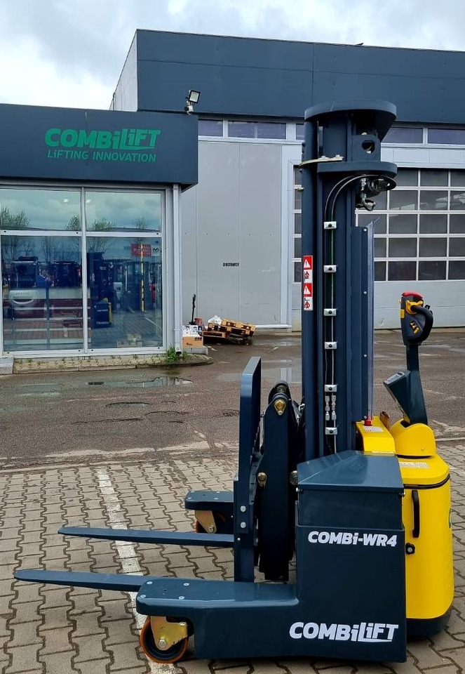 Aisle-Master WR4 - BRAND NEW - Chariot multidirectionnel: photos 3 Aisle-Master WR4 - BRAND NEW - Chariot multidirectionnel: photos 3