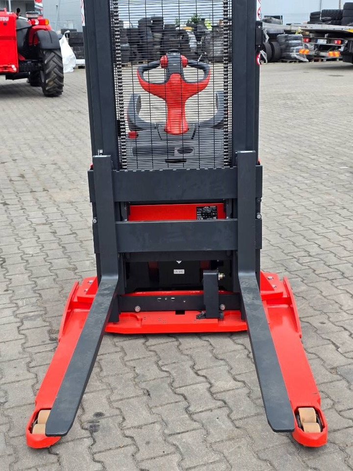 Chariot à mât rétractable neuf Linde L 14 AS AP Li-ION NEW UNUSED: photos 18 Chariot à mât rétractable neuf Linde L 14 AS AP Li-ION NEW UNUSED: photos 18