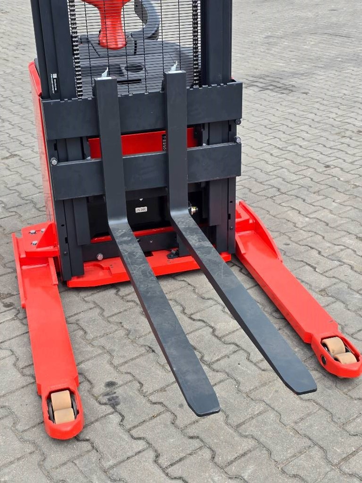 Chariot à mât rétractable neuf Linde L 14 AS AP Li-ION NEW UNUSED: photos 21 Chariot à mât rétractable neuf Linde L 14 AS AP Li-ION NEW UNUSED: photos 21