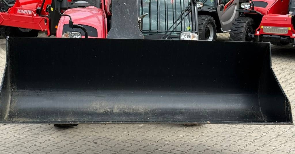 Manitou CBR 1000 2450mm 654716 - Godet pour Engins de chantier: photos 3 Manitou CBR 1000 2450mm 654716 - Godet pour Engins de chantier: photos 3