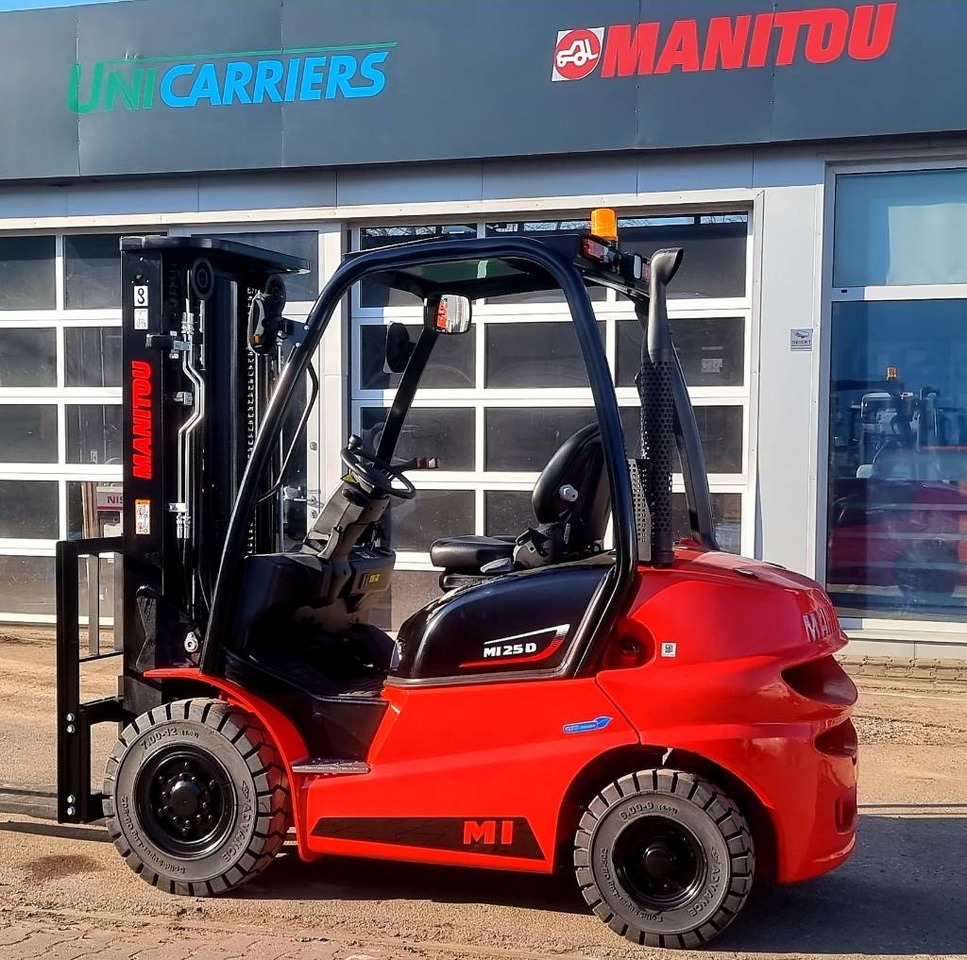 Manitou MI 25 D UNUSED SALE !! - Chariot élévateur diesel: photos 3 Manitou MI 25 D UNUSED SALE !! - Chariot élévateur diesel: photos 3