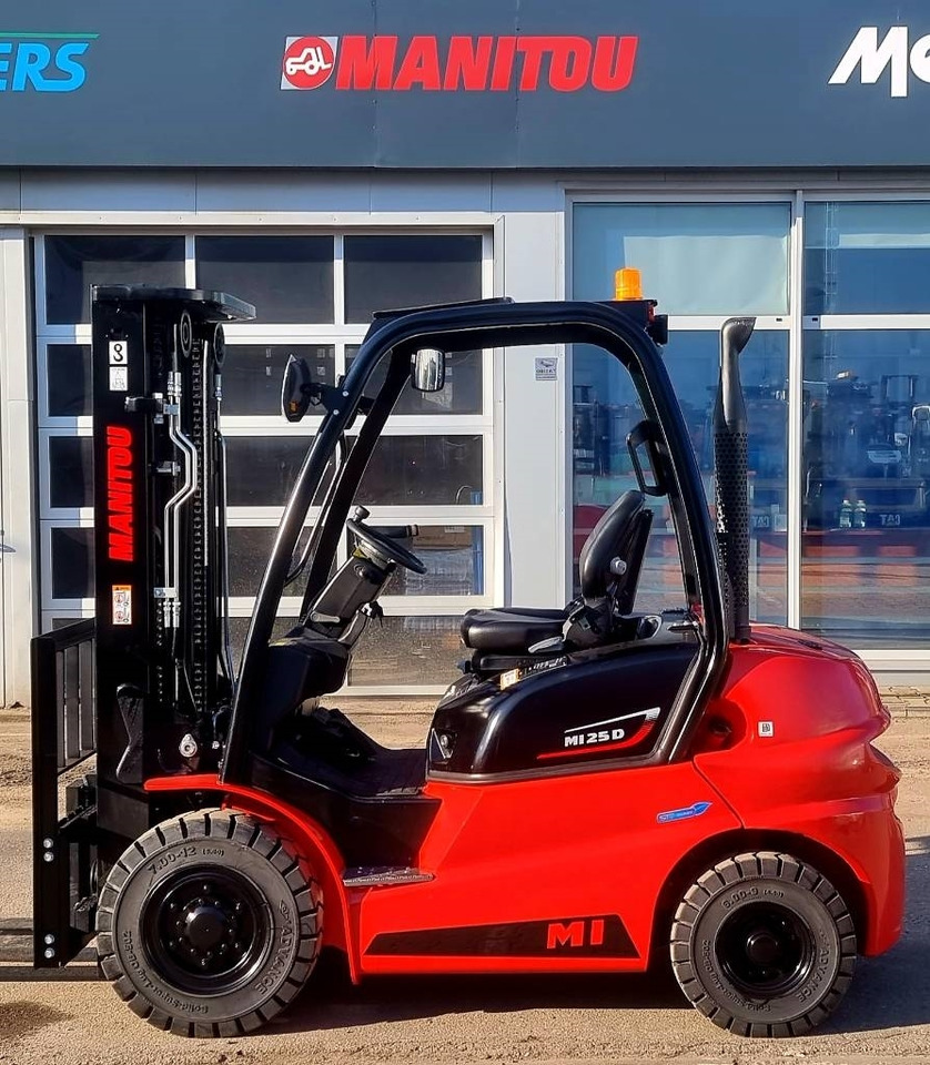 Manitou MI 25 D UNUSED SALE !! - Chariot élévateur diesel: photos 2 Manitou MI 25 D UNUSED SALE !! - Chariot élévateur diesel: photos 2