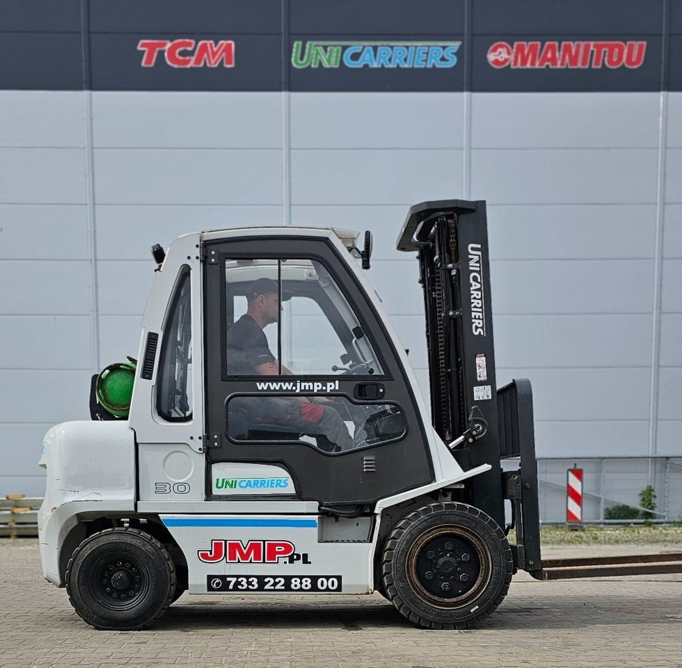 UniCarriers UG1D2A30LQ DX30 - Chariot élévateur à gaz: photos 3 UniCarriers UG1D2A30LQ DX30 - Chariot élévateur à gaz: photos 3