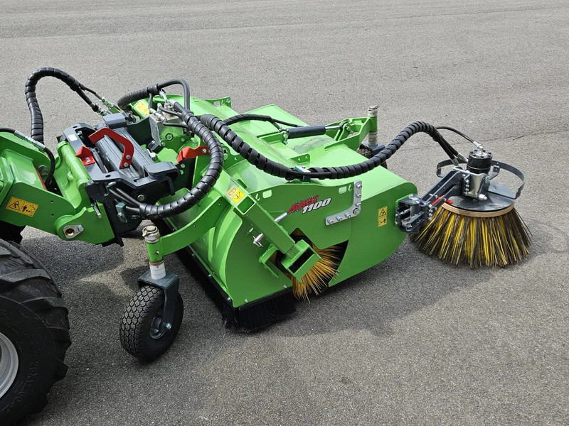 Avant borstel met opvangbak 1100 - Accessoire pour Machine agricole: photos 3 Avant borstel met opvangbak 1100 - Accessoire pour Machine agricole: photos 3