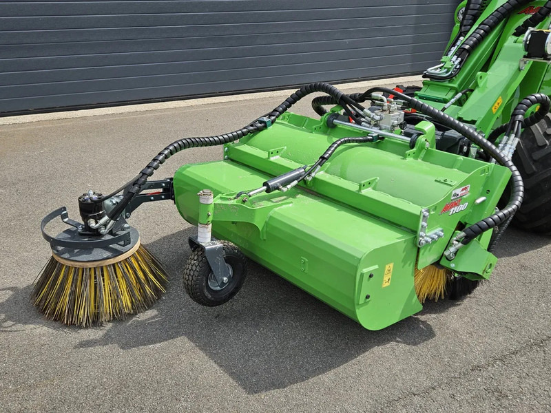 Avant borstel met opvangbak 1100 - Accessoire pour Machine agricole: photos 1 Avant borstel met opvangbak 1100 - Accessoire pour Machine agricole: photos 1