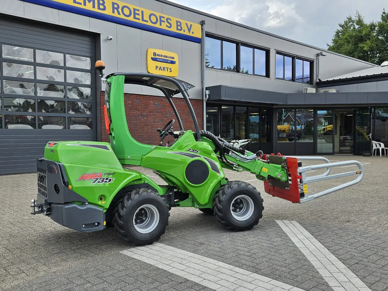 Avant Mini-shovel 735i Rental met Kemp balenklem - Chargeuse compacte sur chenilles: photos 4 Avant Mini-shovel 735i Rental met Kemp balenklem - Chargeuse compacte sur chenilles: photos 4