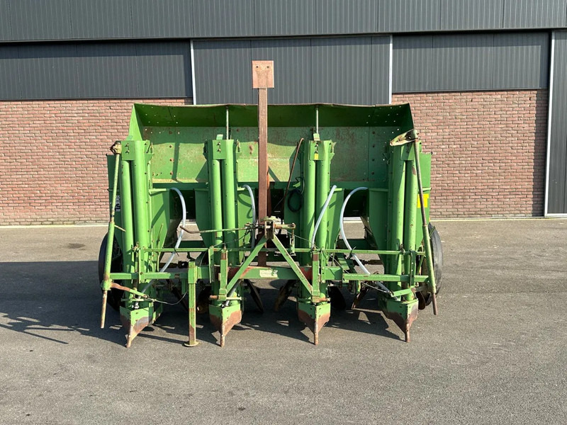 Hassia GLB4D - Planteuse de pommes de terre: photos 2 Hassia GLB4D - Planteuse de pommes de terre: photos 2