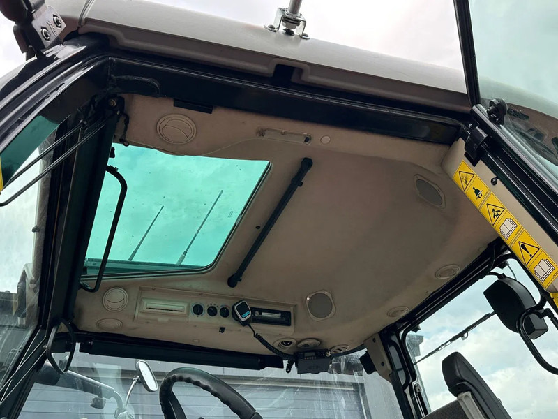 Tracteur agricole Massey Ferguson 6713S Dyna 6: photos 20