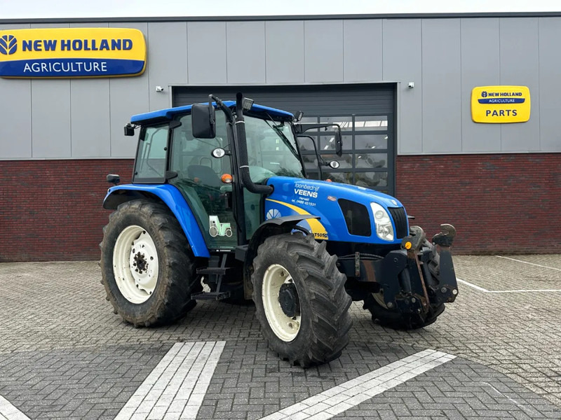 New Holland T5050 Hi-Lo Powershuttle - Tracteur agricole: photos 1 New Holland T5050 Hi-Lo Powershuttle - Tracteur agricole: photos 1