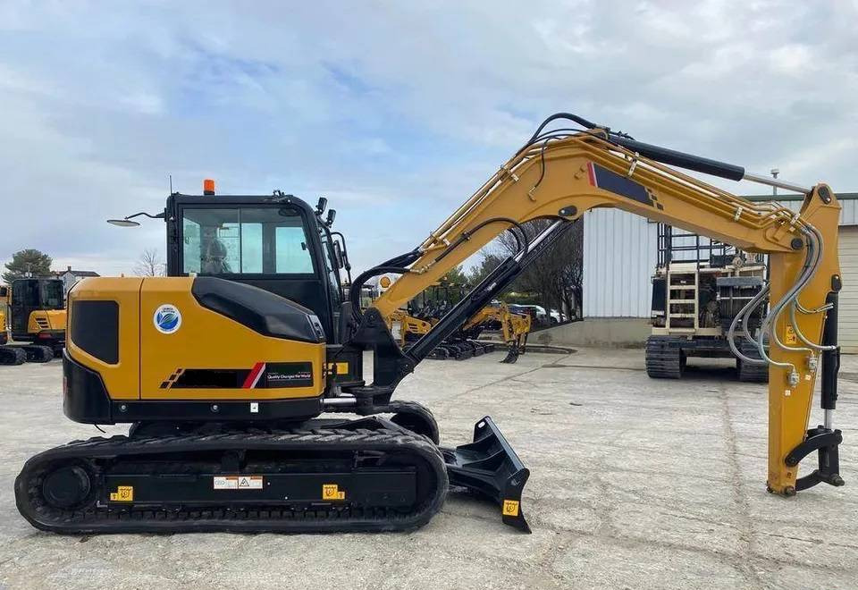 NEW MAXUS 9 Ton Crawler Excavator Warranty up to 10 YEARS НОВА Копарка гусенична MAXUS 9 тонн Гарантія до 10 РОКІВ NOWA Koparka gąsienicowa MAXUS 9 ton Gwarancja do 10 LAT - Pelle sur chenille: photos 1 NEW MAXUS 9 Ton Crawler Excavator Warranty up to 10 YEARS НОВА Копарка гусенична MAXUS 9 тонн Гарантія до 10 РОКІВ NOWA Koparka gąsienicowa MAXUS 9 ton Gwarancja do 10 LAT - Pelle sur chenille: photos 1