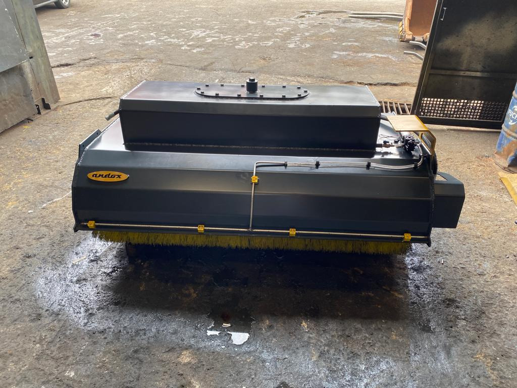 Brosse pour Véhicule de voirie/ Spécial neuf Bobcat: photos 6 Brosse pour Véhicule de voirie/ Spécial neuf Bobcat: photos 6