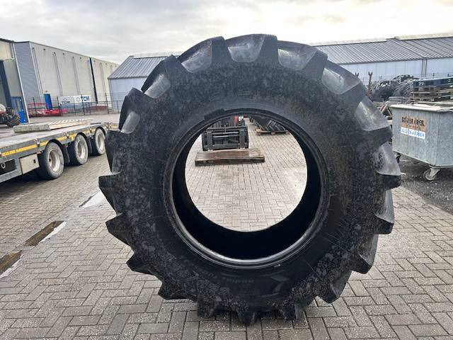 Michelin 650/75 R38 MachXbib Neu - Pneus et jantes pour Machine agricole: photos 3 Michelin 650/75 R38 MachXbib Neu - Pneus et jantes pour Machine agricole: photos 3