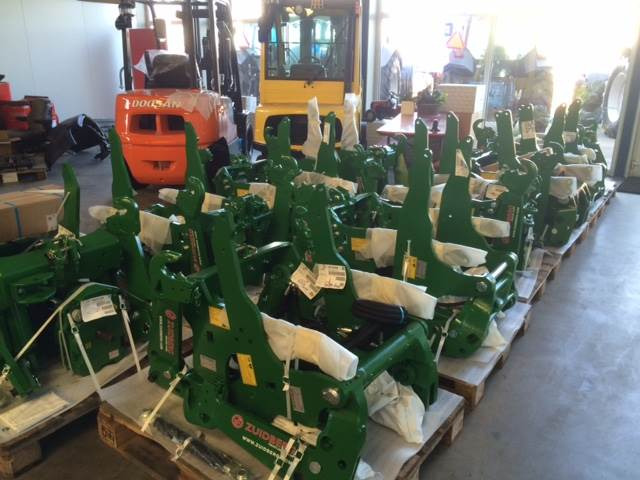 Zuidberg John Deere fronthef, frontaftakas, frontlinkage, - Pièces de rechange pour Machine agricole: photos 1 Zuidberg John Deere fronthef, frontaftakas, frontlinkage, - Pièces de rechange pour Machine agricole: photos 1
