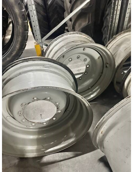 Valtra 15x30 velgen, rims - Pneus et jantes pour Machine agricole: photos 2 Valtra 15x30 velgen, rims - Pneus et jantes pour Machine agricole: photos 2