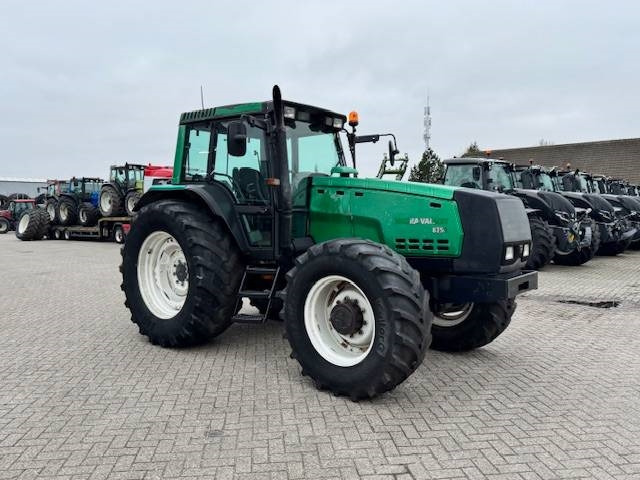 Tracteur agricole Valtra 8350 Hitech: photos 11
