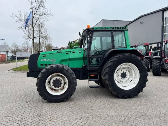 Valtra 8350 Hitech - Tracteur agricole: photos 1 Valtra 8350 Hitech - Tracteur agricole: photos 1