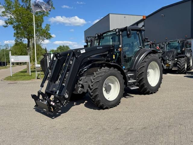 Valtra G125 Ecopower Active, 115 uur!! FH+PTO+Voorlader - Tracteur agricole: photos 2 Valtra G125 Ecopower Active, 115 uur!! FH+PTO+Voorlader - Tracteur agricole: photos 2