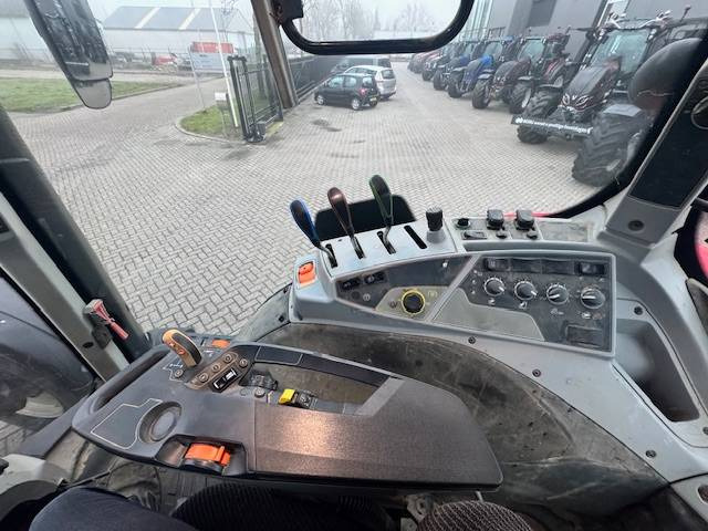 Tracteur agricole Valtra T144 Hitech: photos 19