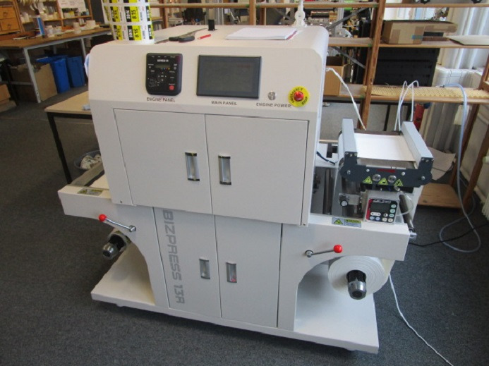 DIGITAL ETIKETTENDRUCKMASCHINE VP320C BIZPRESS 13R - Machine d'impression: photos 1 DIGITAL ETIKETTENDRUCKMASCHINE VP320C BIZPRESS 13R - Machine d'impression: photos 1