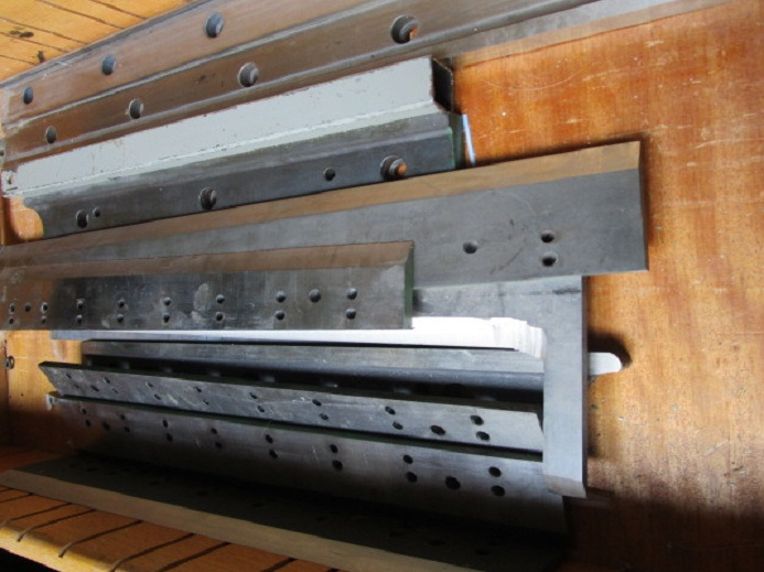 4 x ERSATZMESSERSATZ FÜR DREISCHNEIDER M.MARTINI E6 - Pièces de rechange pour Machine d'impression: photos 3 4 x ERSATZMESSERSATZ FÜR DREISCHNEIDER M.MARTINI E6 - Pièces de rechange pour Machine d'impression: photos 3