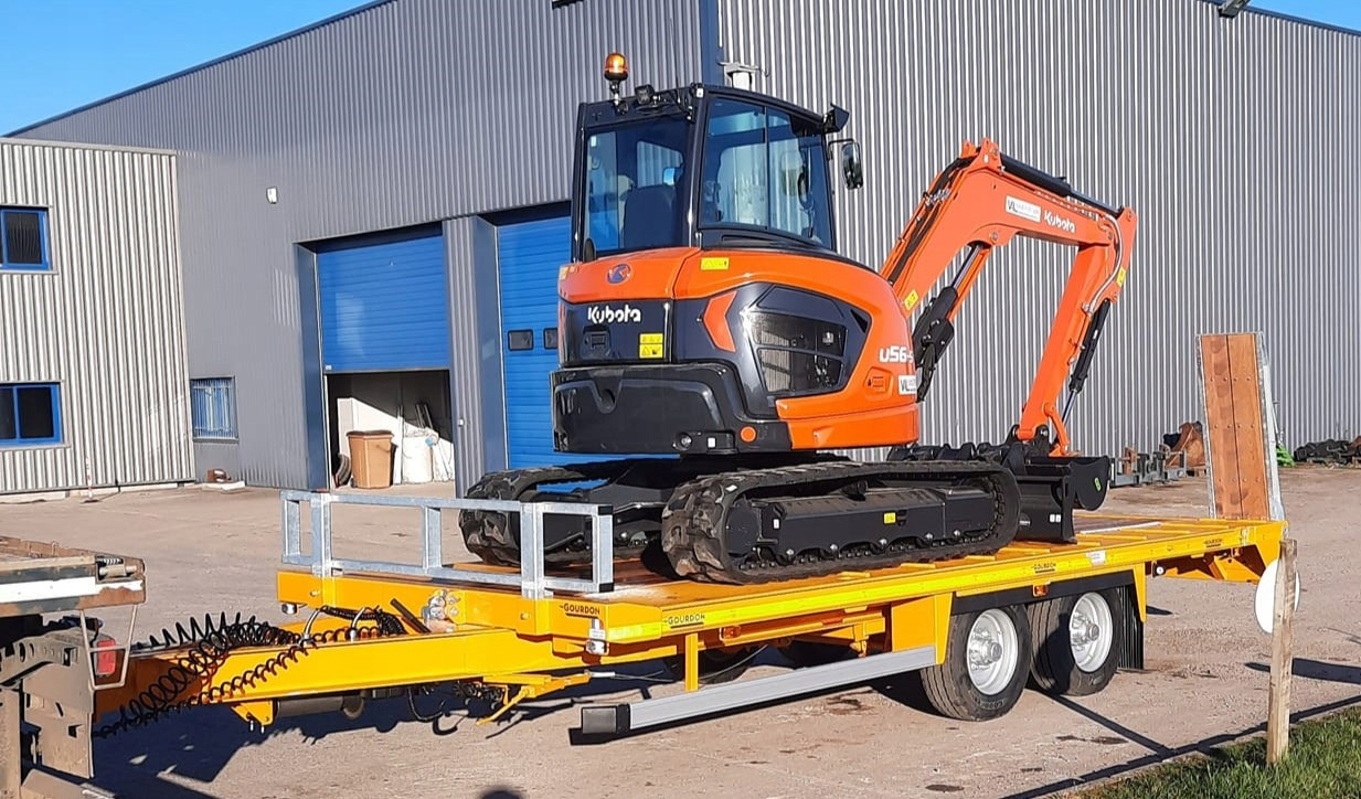 PRZYCZEPA POD KOPARKĘ MINI - MIDI ŁADOWNOŚĆ 8 580 KG GOURDON PEB111 / MINI - MIDI EXCAVATOR TRAILER WITH PAYLOAD 8,580 KG GOURDON PEB111 - Remorque porte engin: photos 3 PRZYCZEPA POD KOPARKĘ MINI - MIDI ŁADOWNOŚĆ 8 580 KG GOURDON PEB111 / MINI - MIDI EXCAVATOR TRAILER WITH PAYLOAD 8,580 KG GOURDON PEB111 - Remorque porte engin: photos 3