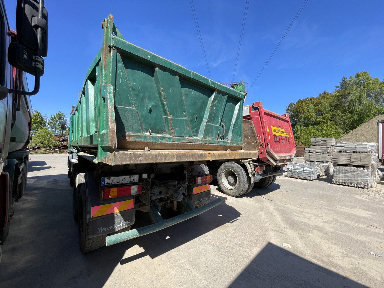 MERCEDES-BENZ Actros 3331 - Camion benne: photos 2 MERCEDES-BENZ Actros 3331 - Camion benne: photos 2