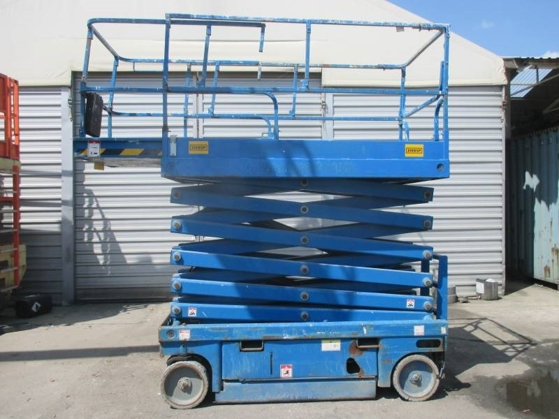 Haulotte Compact 14 - Nacelle ciseaux: photos 1 Haulotte Compact 14 - Nacelle ciseaux: photos 1