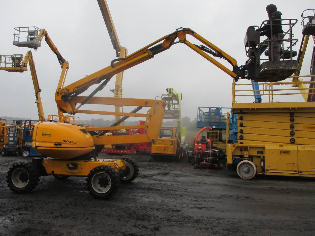 Manitou 160 ATJ - Nacelle articulée: photos 1 Manitou 160 ATJ - Nacelle articulée: photos 1