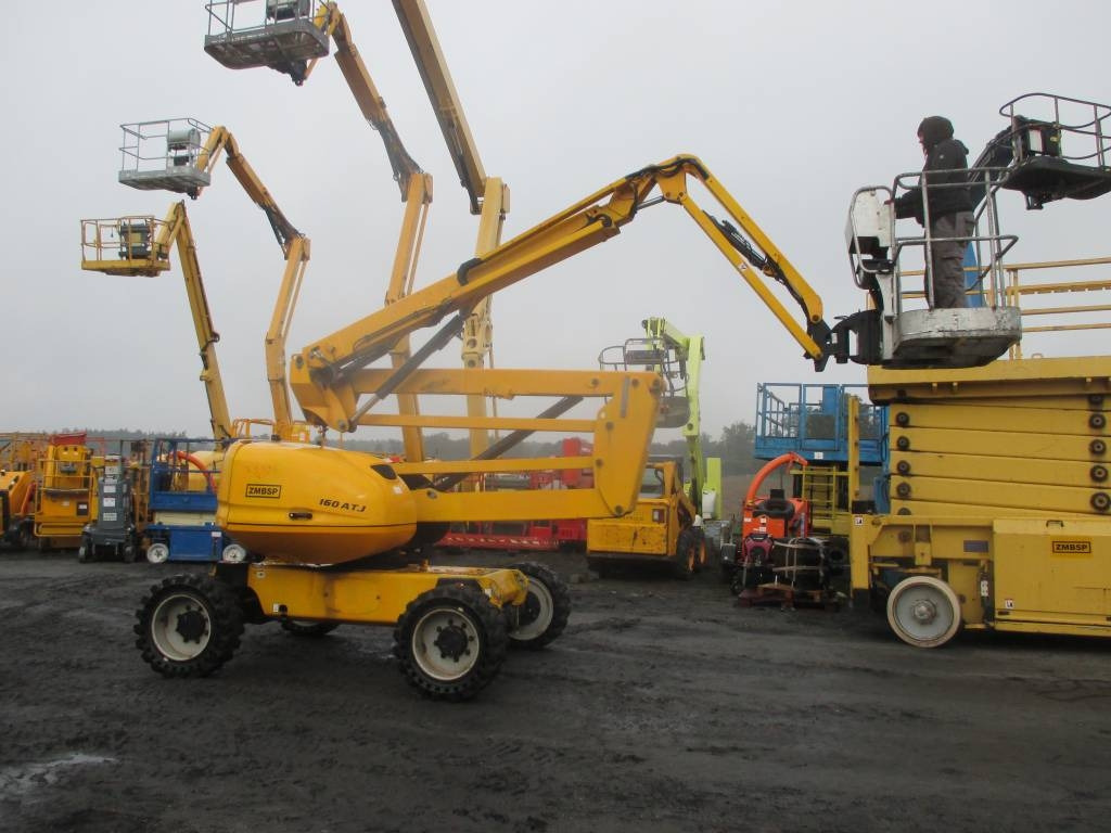 Manitou 160 ATJ - Nacelle articulée: photos 1 Manitou 160 ATJ - Nacelle articulée: photos 1