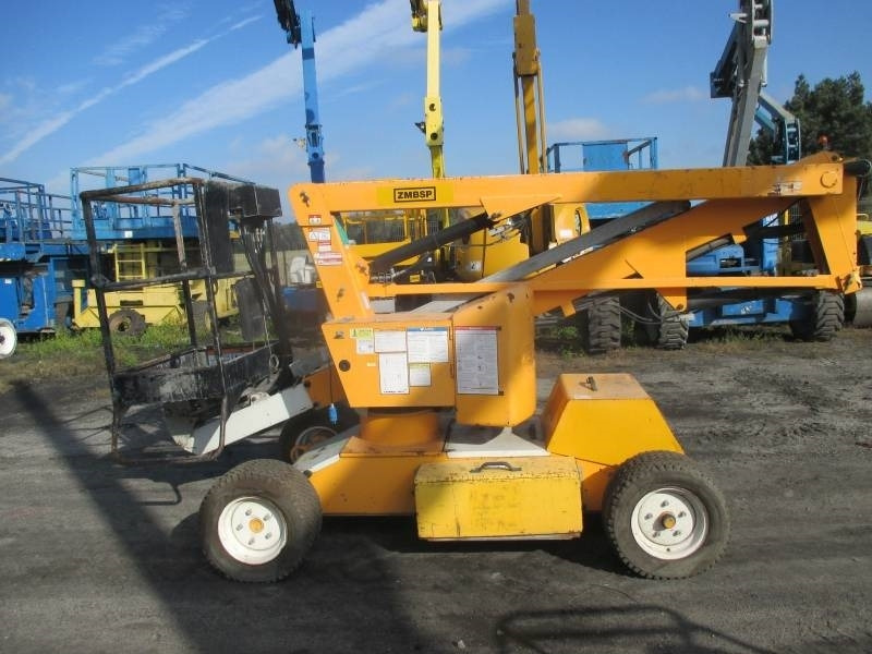 Niftylift HR 12 N D E Bi-Energy - Nacelle articulée: photos 2 Niftylift HR 12 N D E Bi-Energy - Nacelle articulée: photos 2