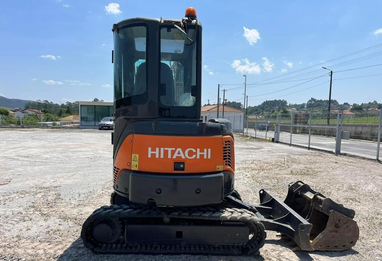 Hitachi ZX29 - Mini pelle: photos 1 Hitachi ZX29 - Mini pelle: photos 1