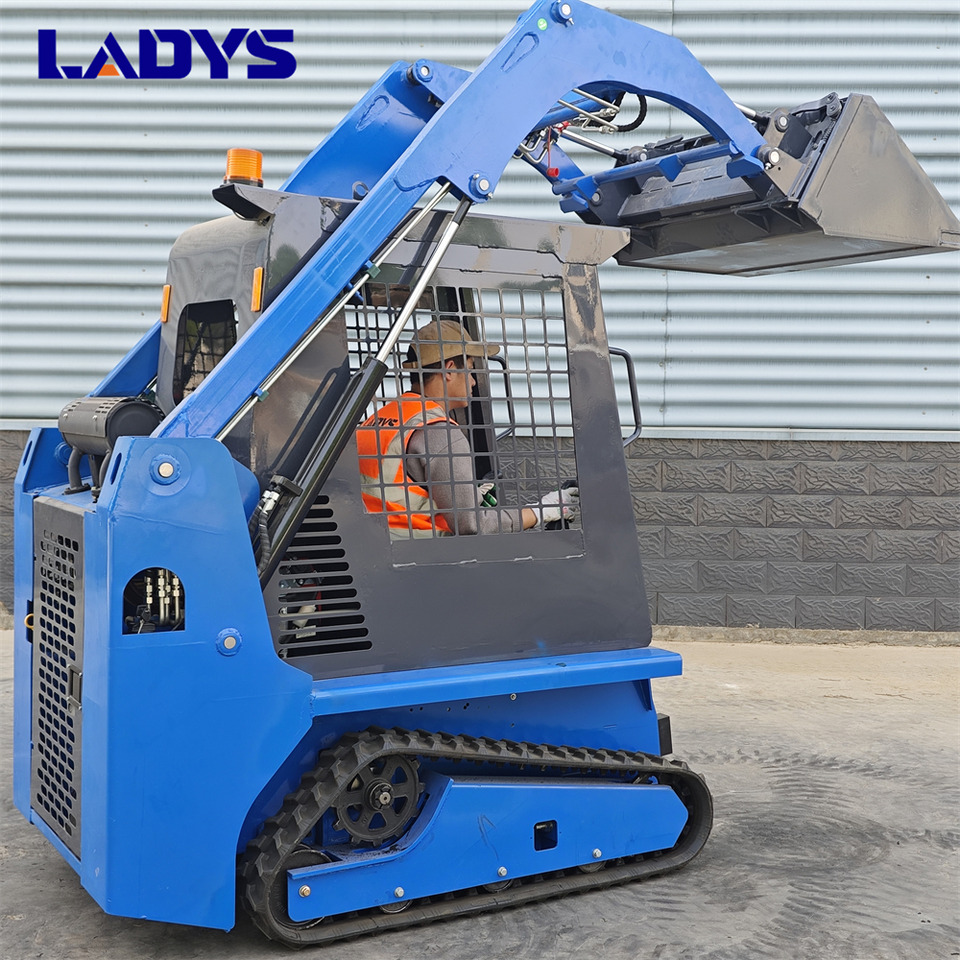 LADYS LA670 Skid Steer Euro 5/Epa Engine Kubota Mini Small Skid Steer Loader For Sale - Mini chargeuse: photos 4 LADYS LA670 Skid Steer Euro 5/Epa Engine Kubota Mini Small Skid Steer Loader For Sale - Mini chargeuse: photos 4