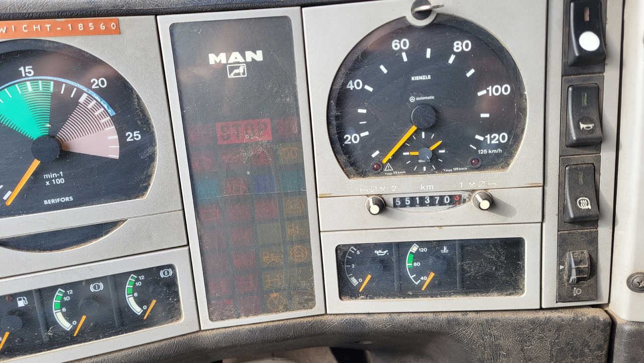 Camion benne pour transport de matériaux granulaires MAN 33.414 6X6 HIAB 102 33.414: photos 35